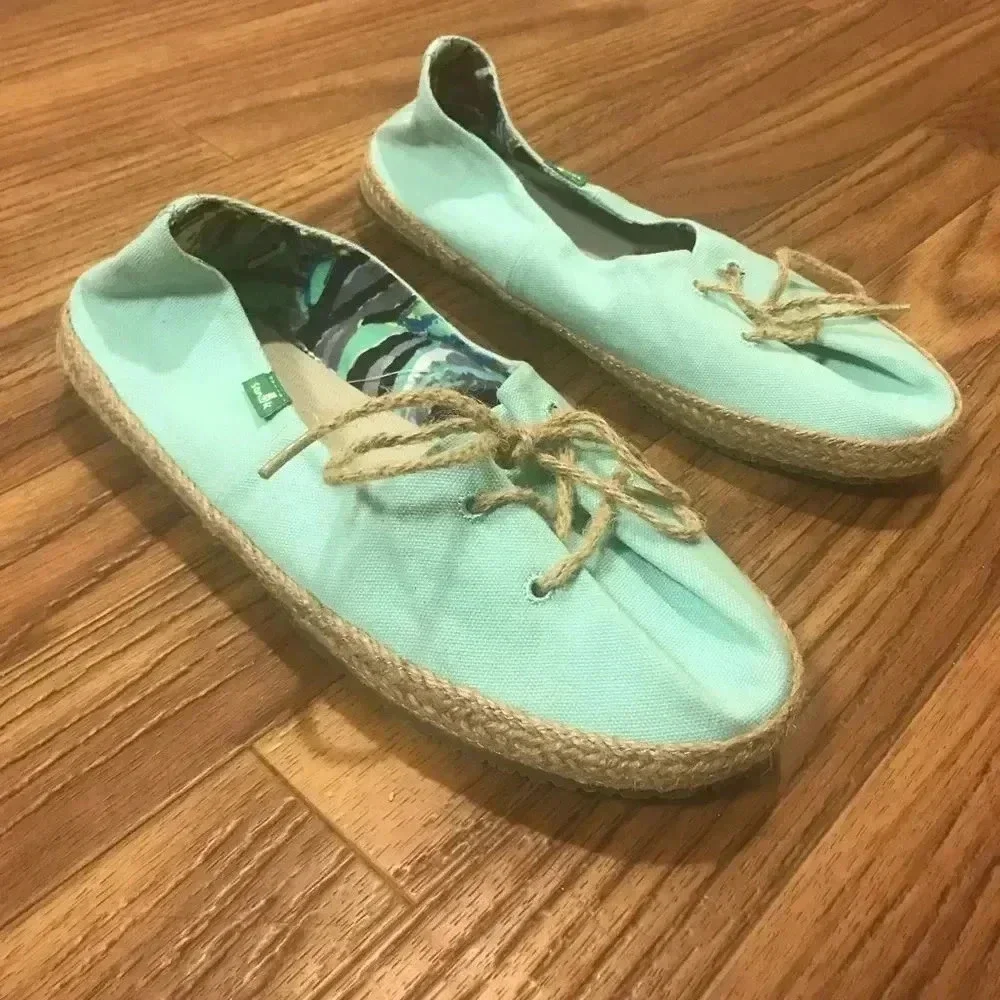 NWOT Sanuk mint flats